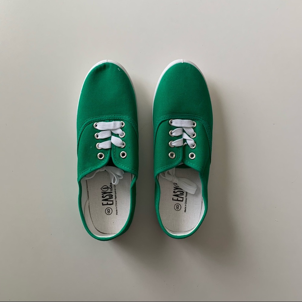 NWOT - Easy Canvas Sneakers
